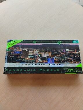 New Buffalo Games Las Vegas Glow In The Dark 750 Piece Puzzle 🆕 Factory Sealed